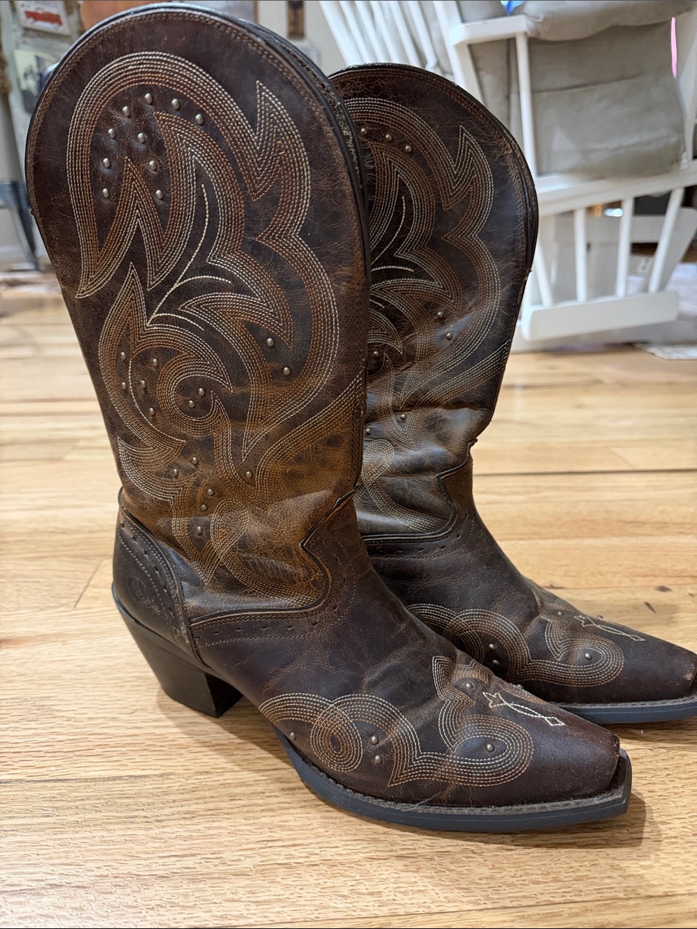 Ariat Brown Embroidered Western Cowboy Boots Sniptoe